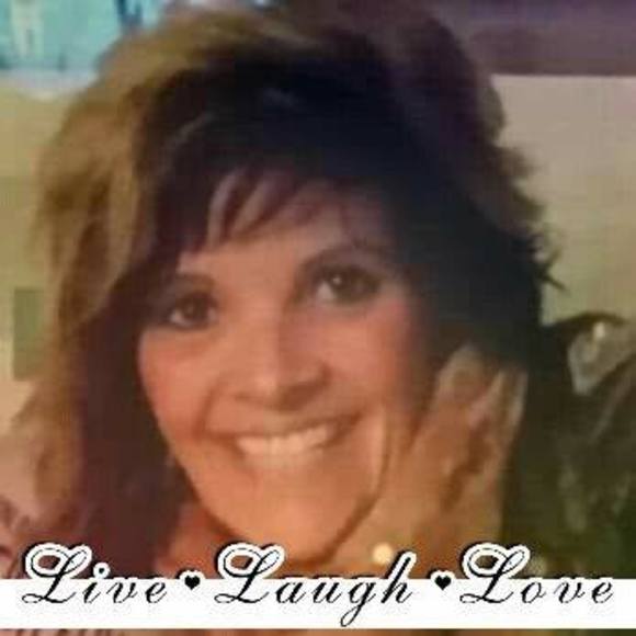 Meet your Posher, Julie - Picture 1 of 1